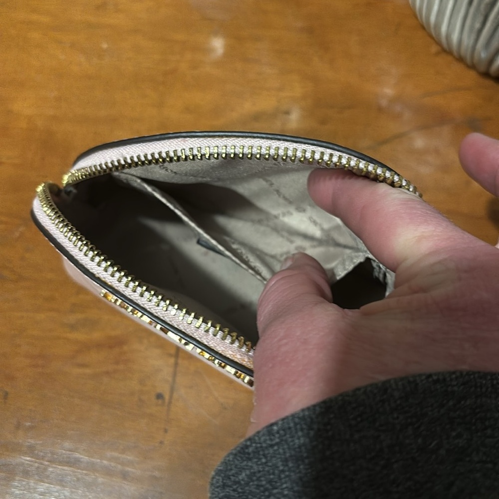 Michael Kors Cindy Pale Pink Leather Dome Makeup Bag Travel Pouch - Picture 11 of 13